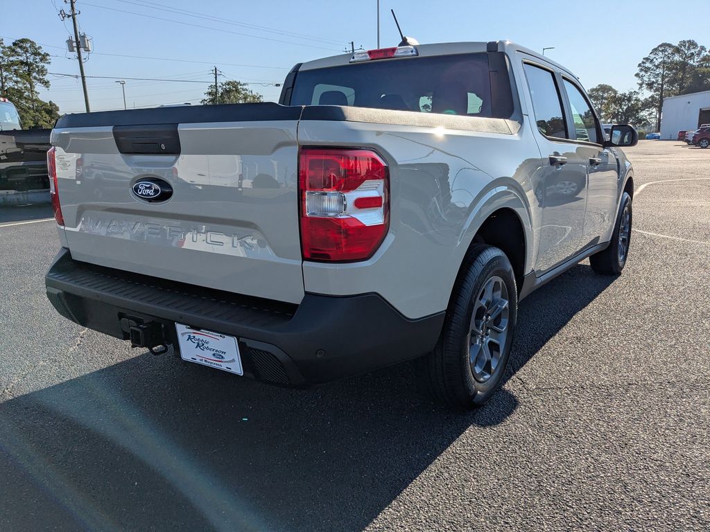 2025 Ford Maverick XLT - Desert Sand exterior view 4