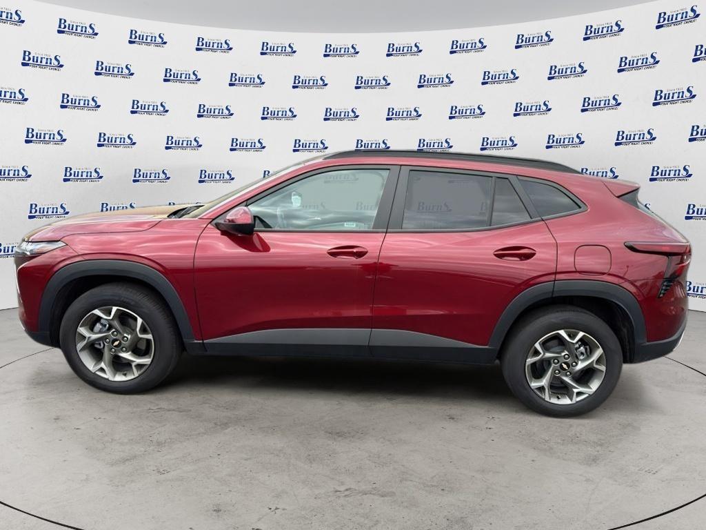 2025 Chevrolet Trax LT - 3