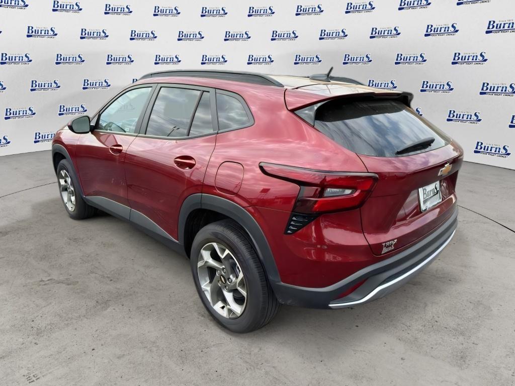2025 Chevrolet Trax LT - 4
