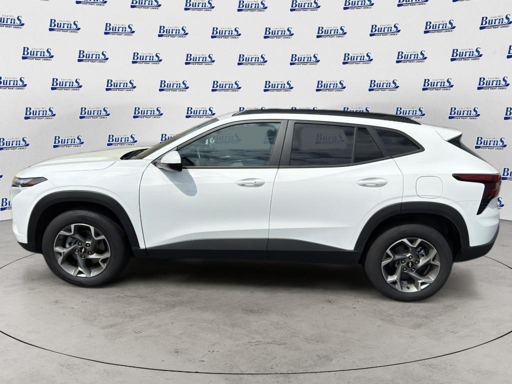 2025 Chevrolet Trax LT - 3