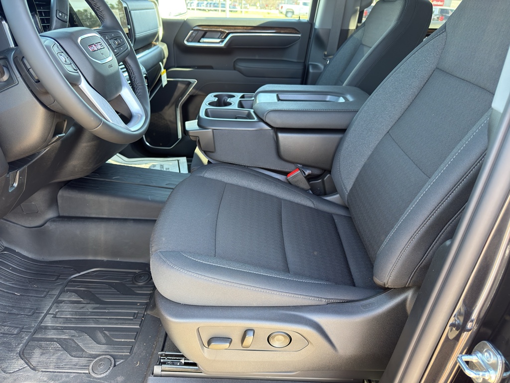2026 GMC Sierra 1500 SLE - 11