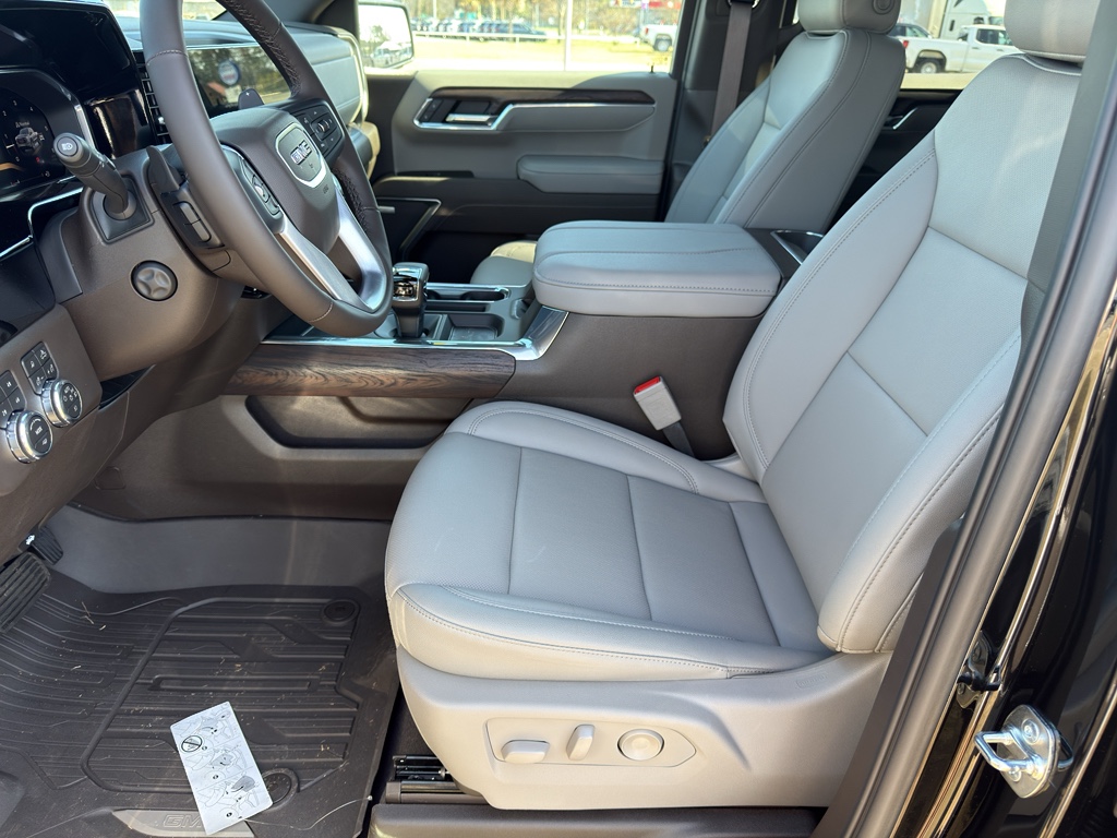 2026 GMC Sierra 1500 SLT - 11
