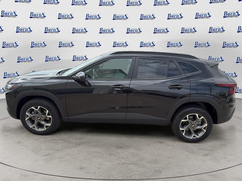 2025 Chevrolet Trax LT - 3