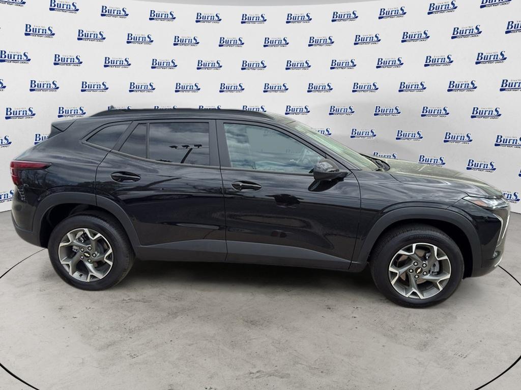 2025 Chevrolet Trax LT - 7