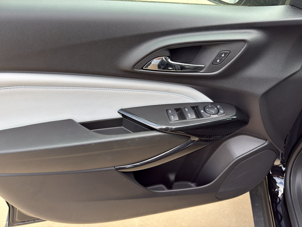 2025 Chevrolet Trax LT - 8