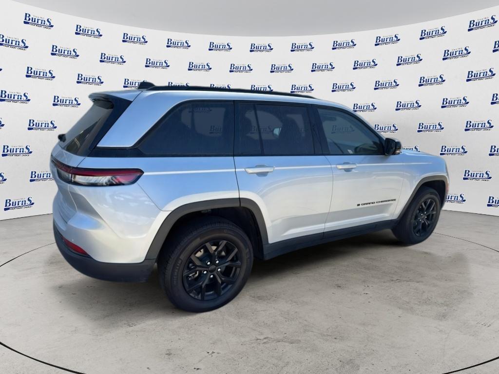 2024 Jeep Grand Cherokee Altitude - 5