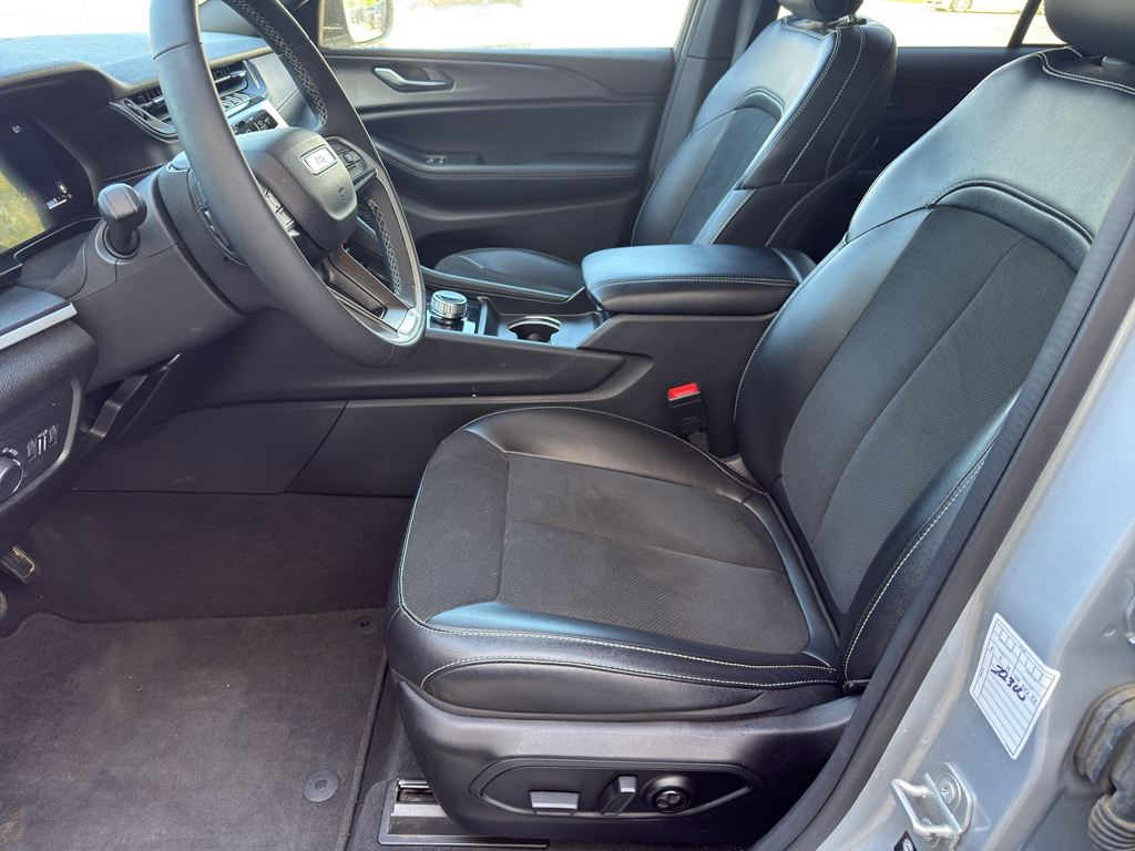 2024 Jeep Grand Cherokee Altitude - 9