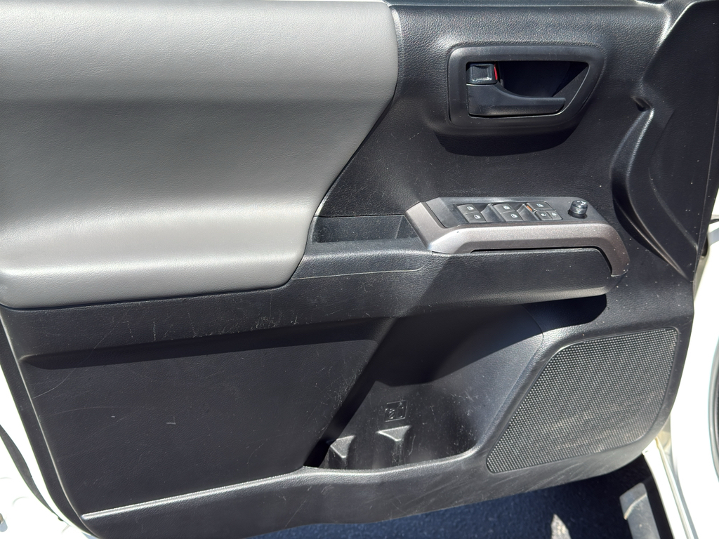 2021 Toyota Tacoma SR5 - 8