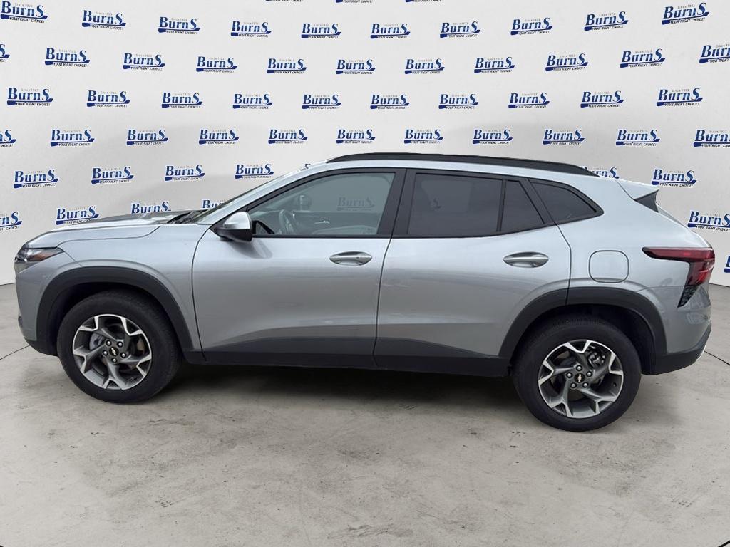 2025 Chevrolet Trax LT - 3