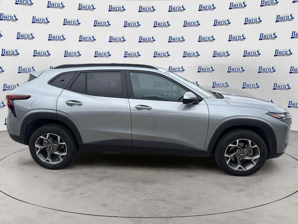 2025 Chevrolet Trax LT - 7