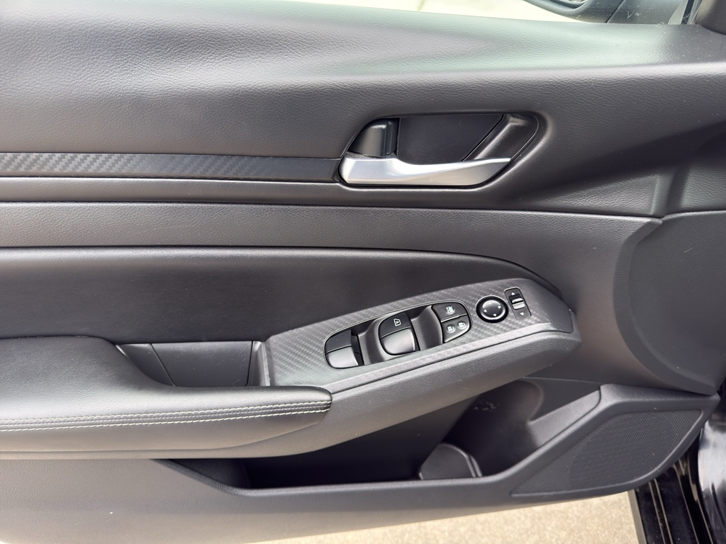 2024 Nissan Altima 2.5 SV - 8