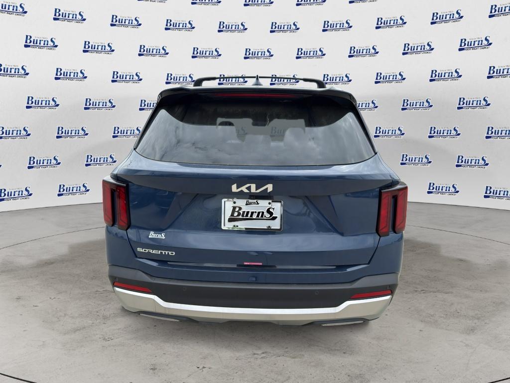 2025 Kia Sorento S - 5