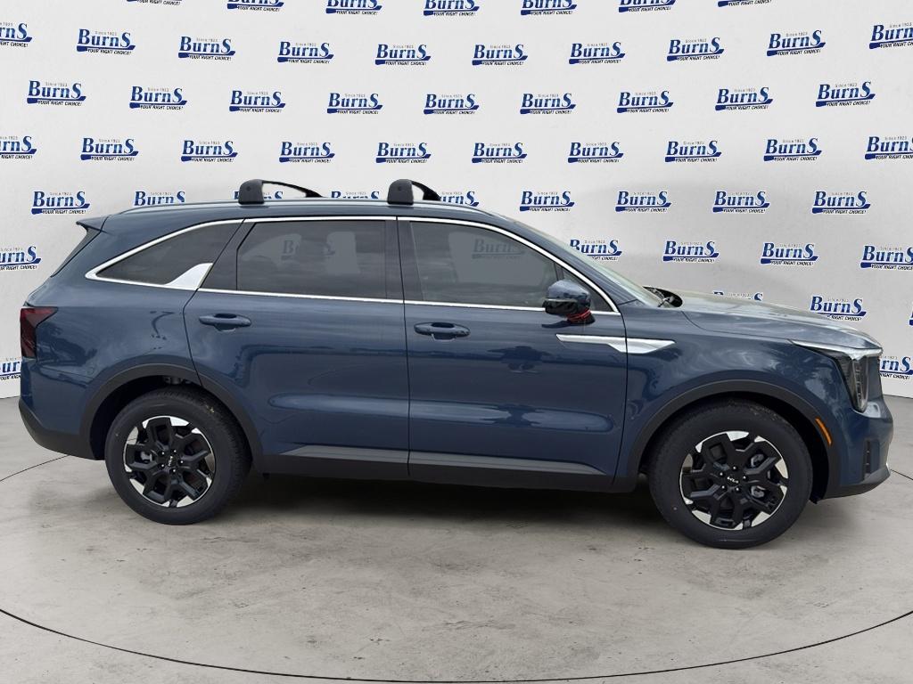 2025 Kia Sorento S - 7