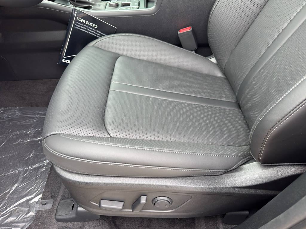 2025 Kia Sorento S - 10