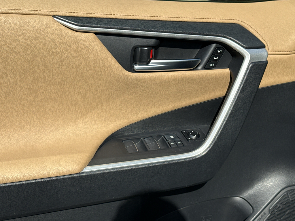 2019 Toyota RAV4 Limited - 9