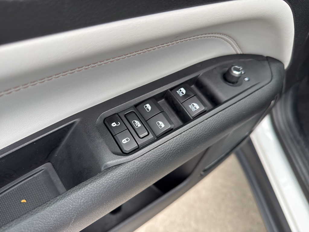 2023 Jeep Compass Limited - 9
