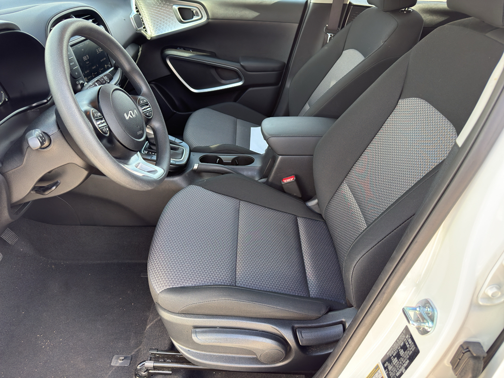 2025 Kia Soul Base - 10