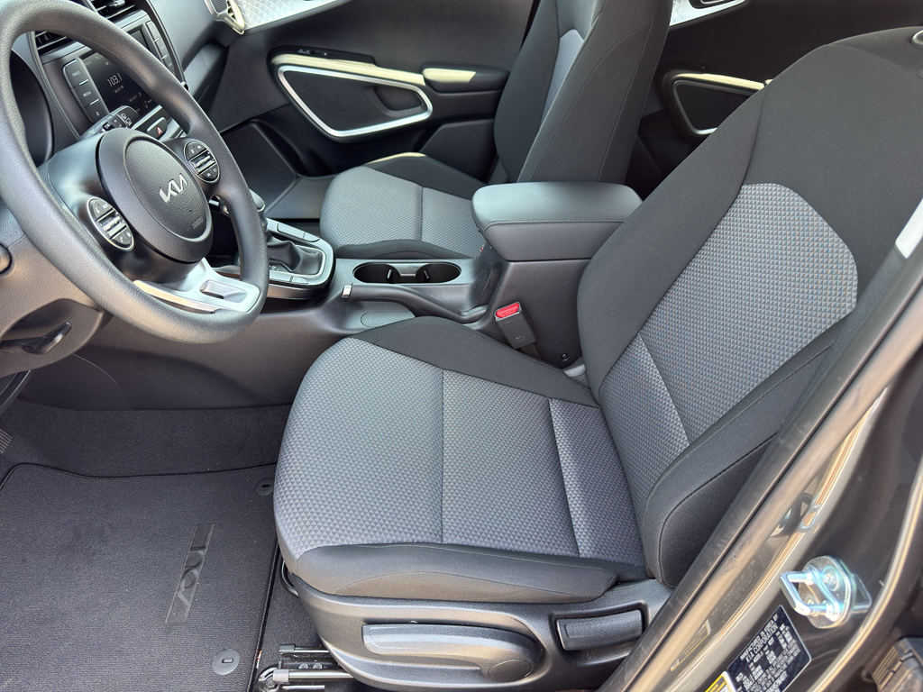 2025 Kia Soul Base - 10