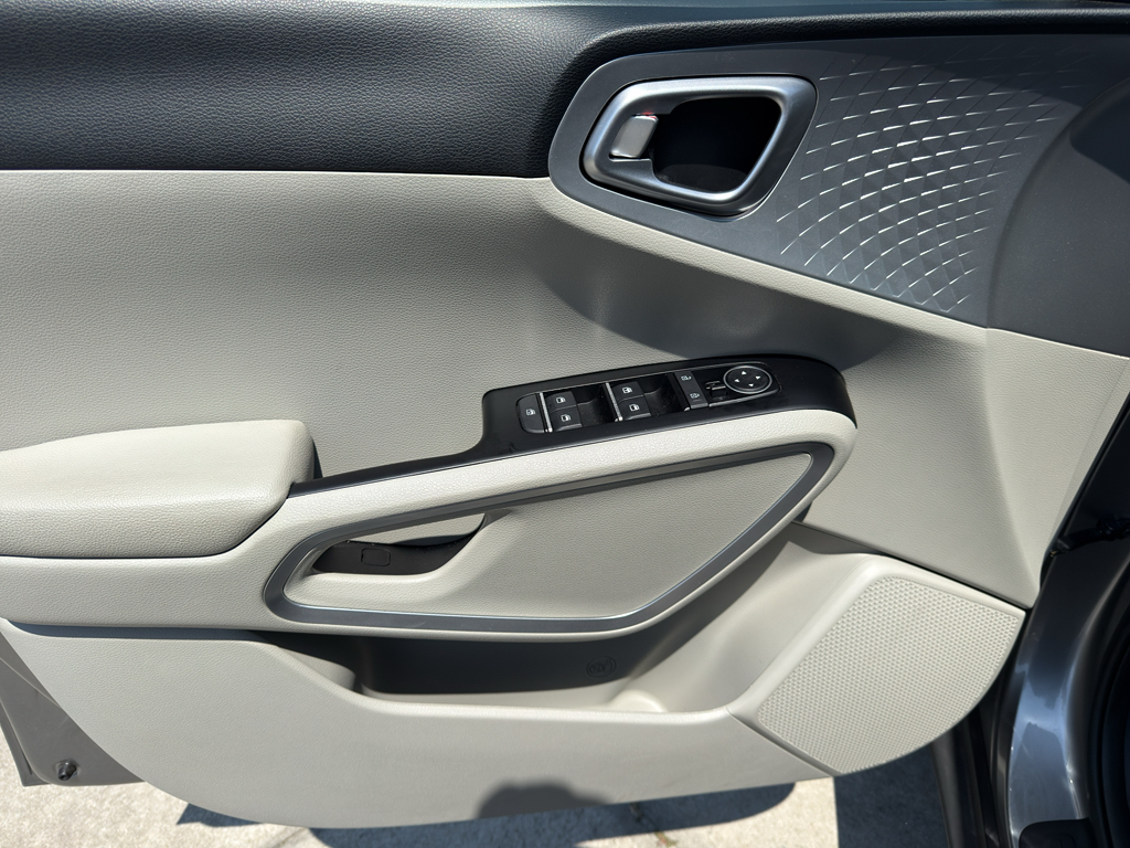 2025 Kia Soul Base - 8