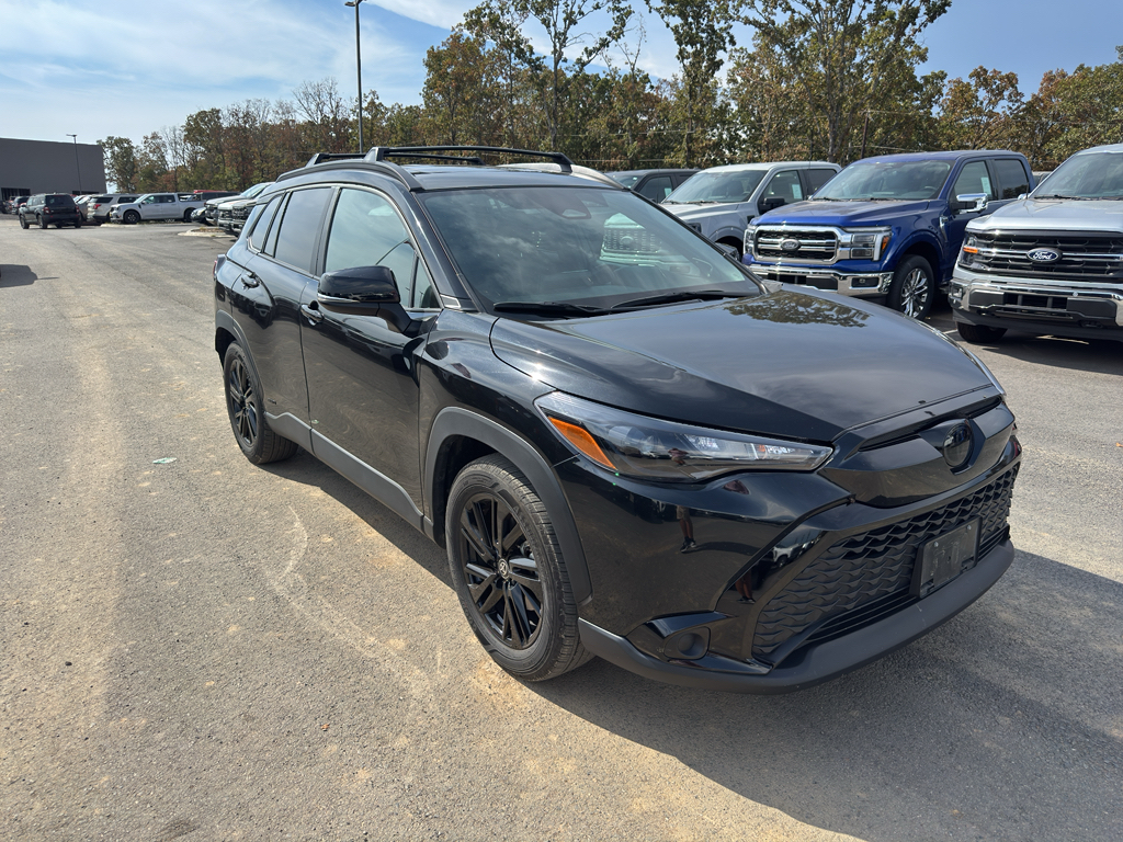 2024 Toyota Corolla Cross Hybrid Hybrid Nightshade Edition photo 3