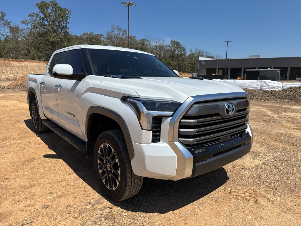 2024 Toyota Tundra Hybrid Limited Hybrid photo 3