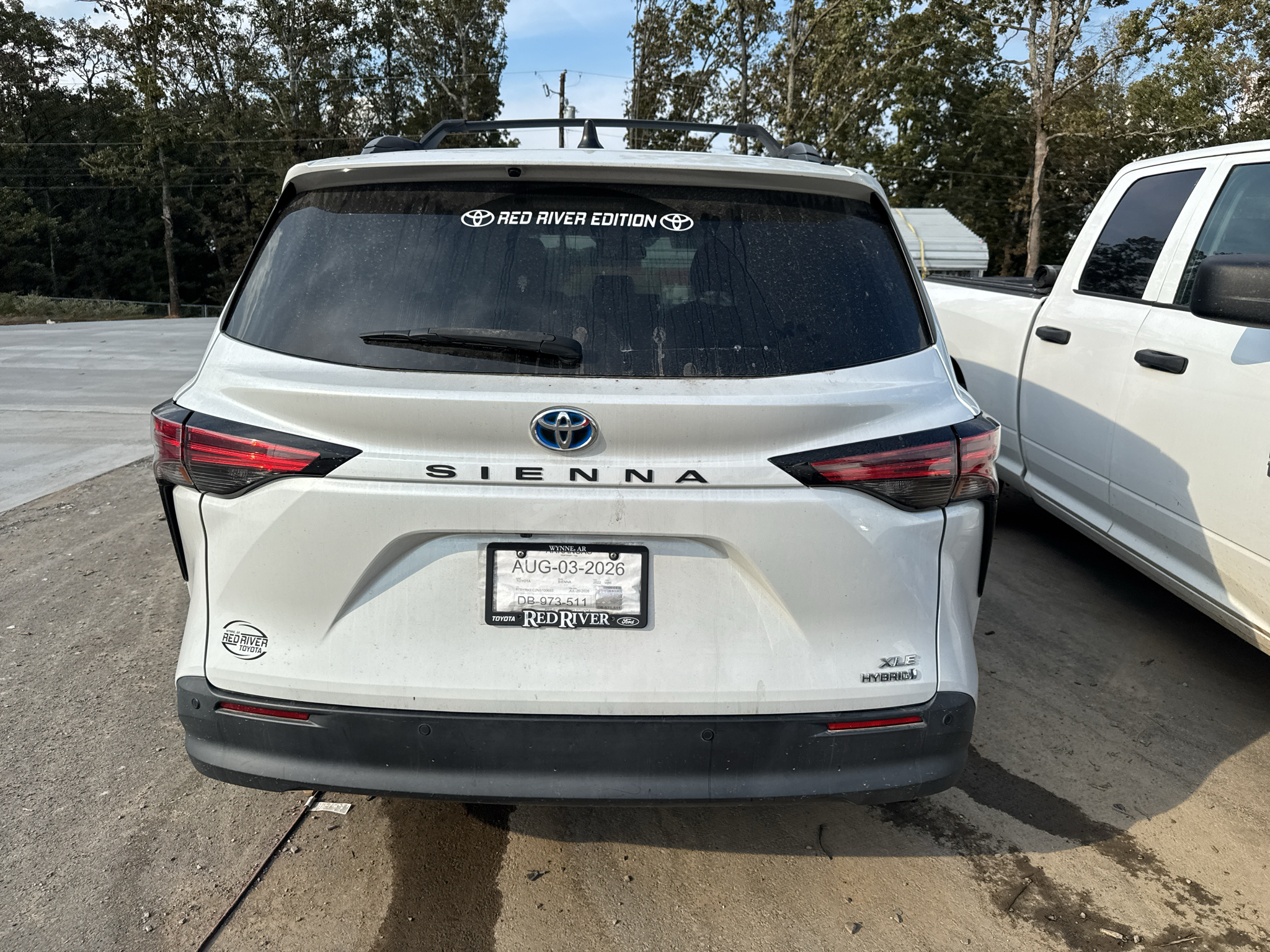 2022 Toyota Sienna XLE photo 6