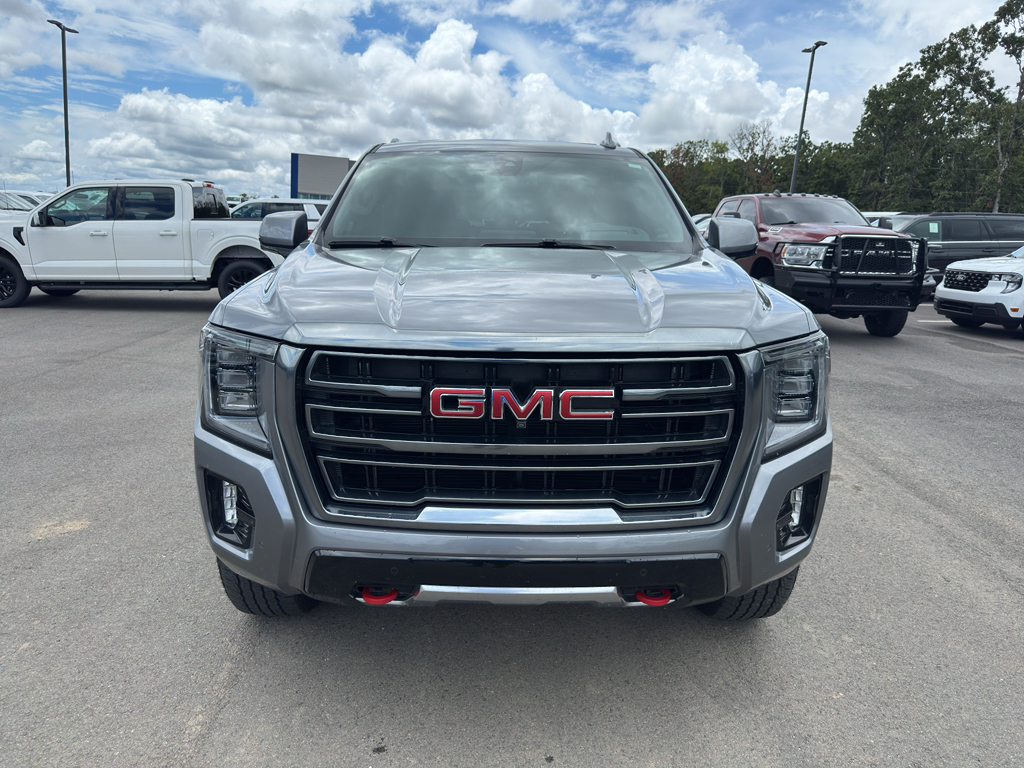 2022 GMC Yukon AT4 photo 2
