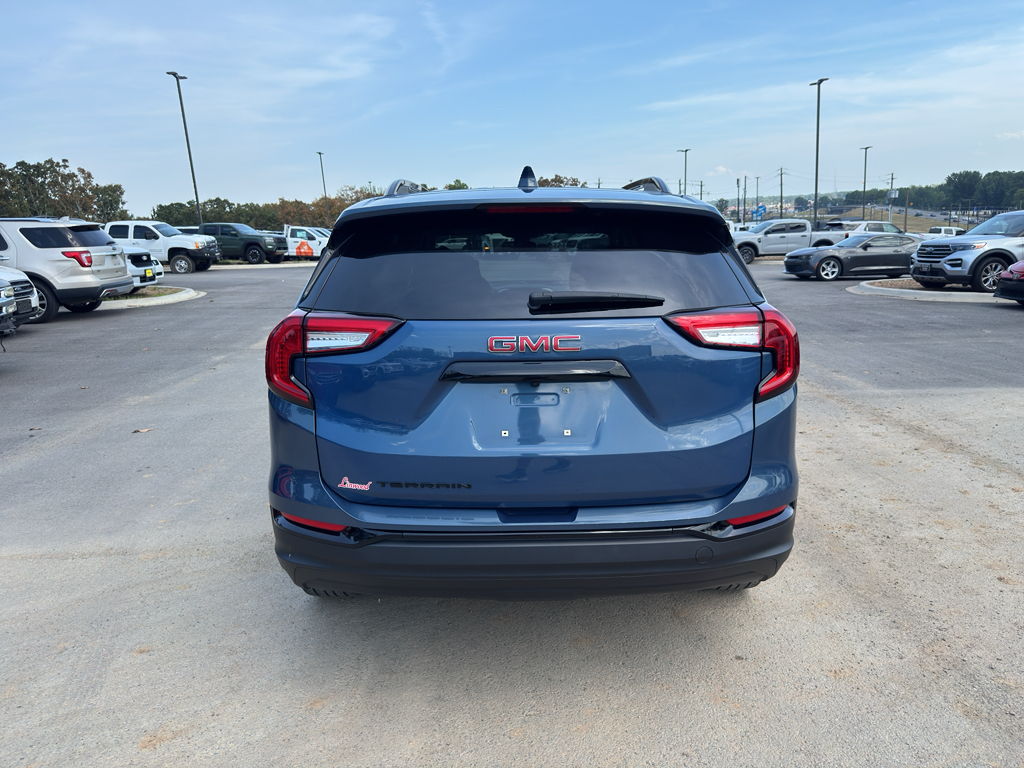 2024 GMC Terrain SLE photo 6