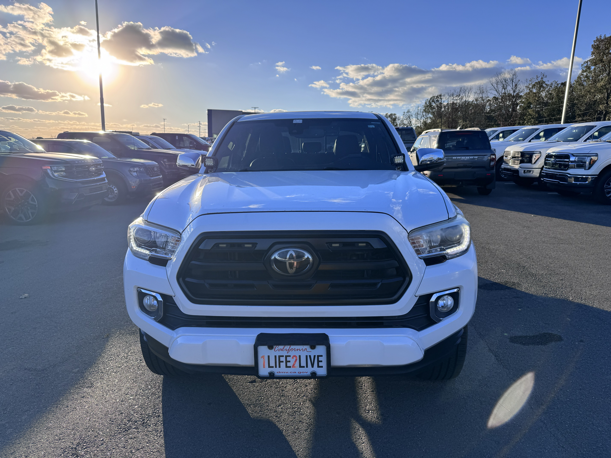 2018 Toyota Tacoma Limited photo 2