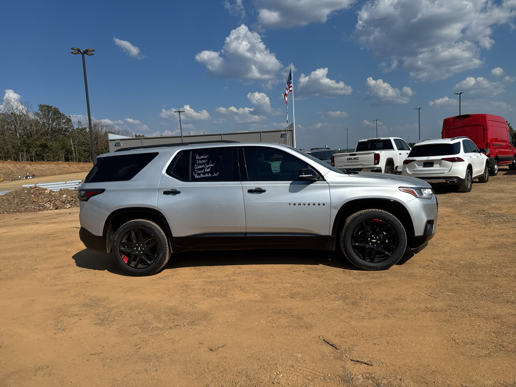 2021 Chevrolet Traverse Premier photo 4