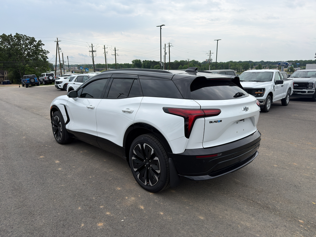 2024 Chevrolet Blazer EV eAWD RS photo 2