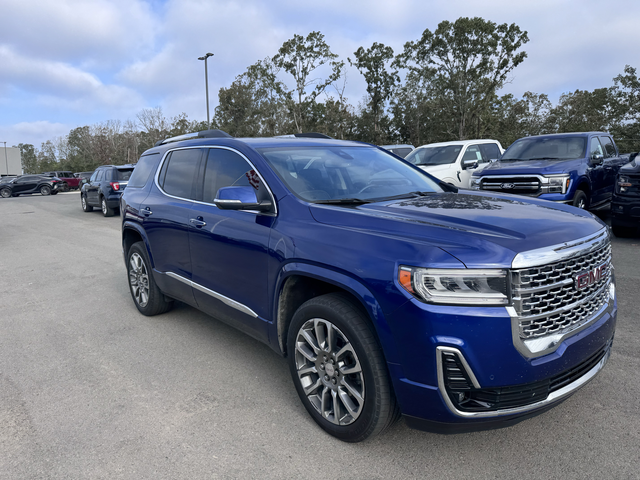 2023 GMC Acadia Denali photo 4
