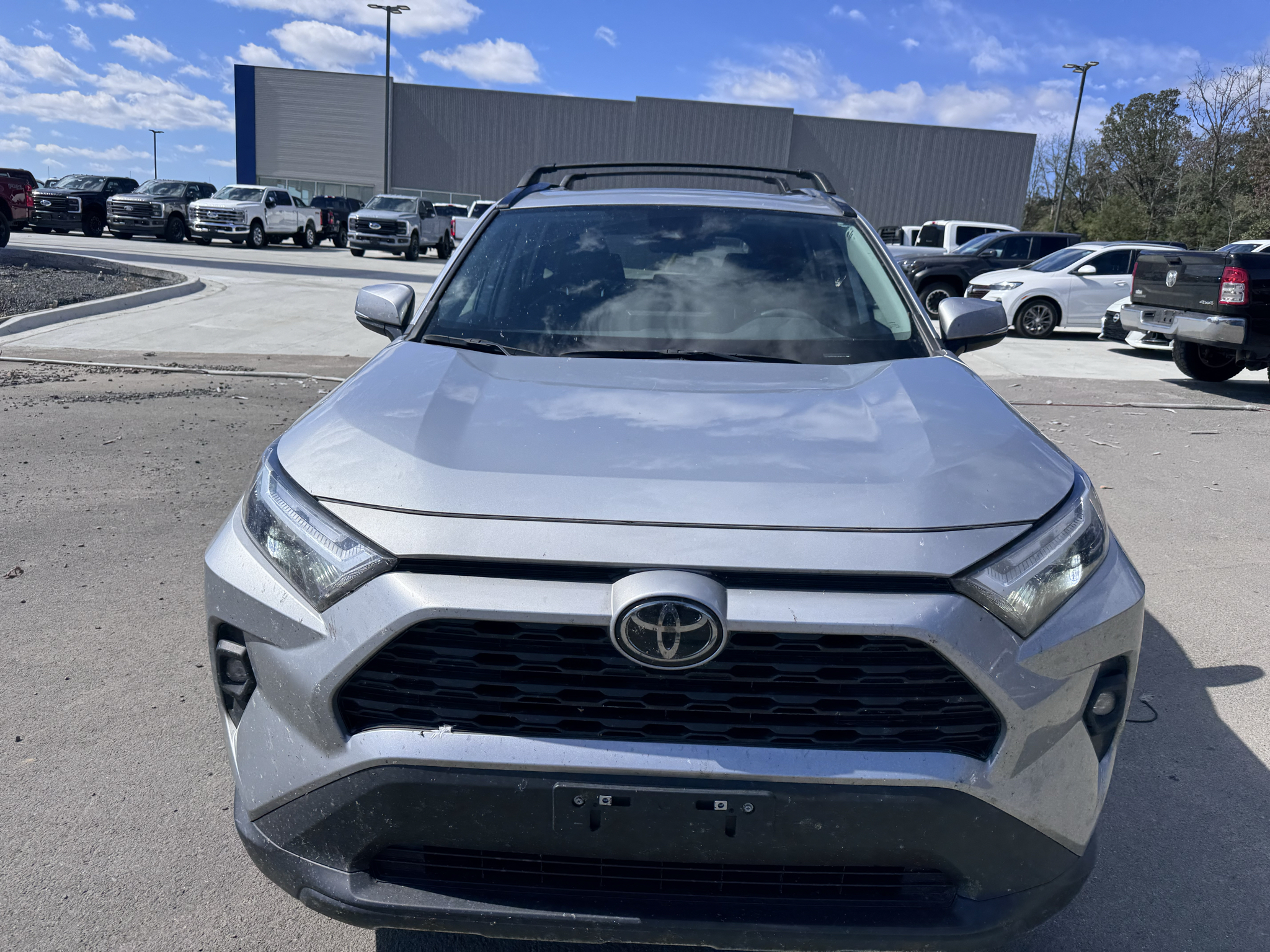 2025 Toyota RAV4 Hybrid Hybrid XLE Premium photo 3