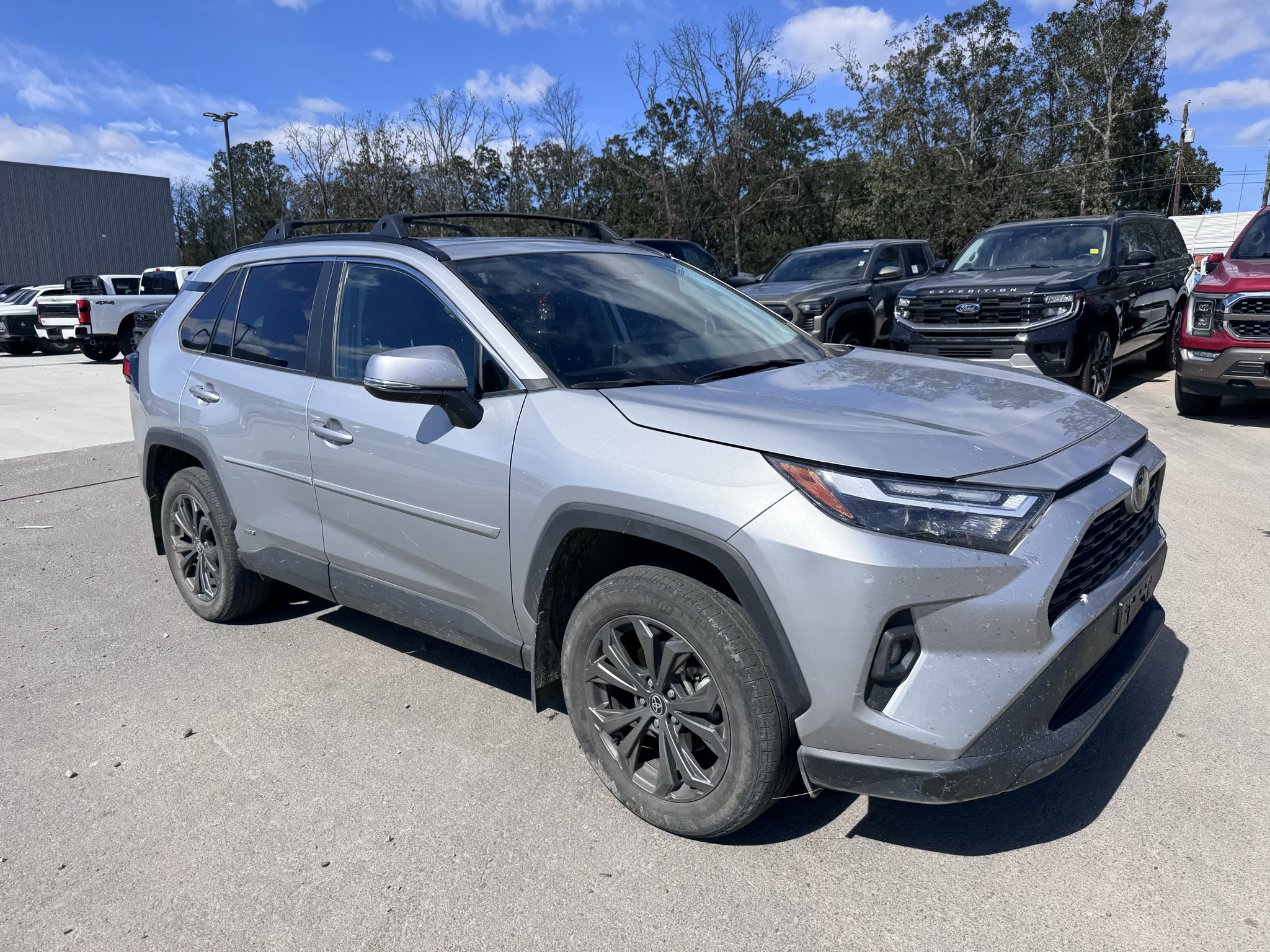 2025 Toyota RAV4 Hybrid Hybrid XLE Premium photo 5