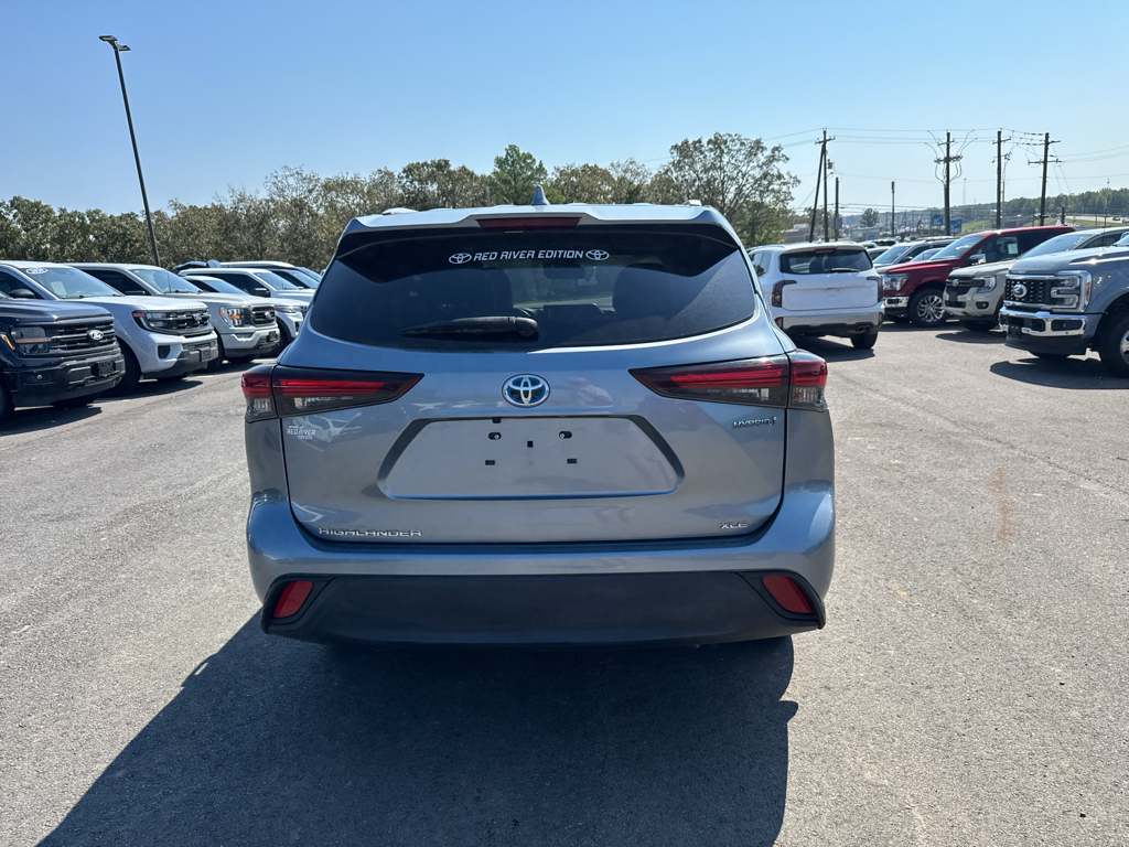 2024 Toyota Highlander Hybrid Hybrid XLE photo 6