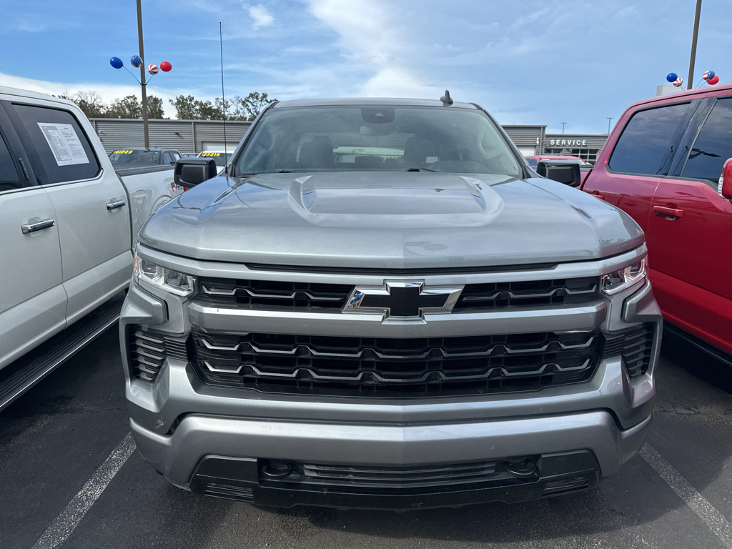 2023 Chevrolet Silverado RST photo 2