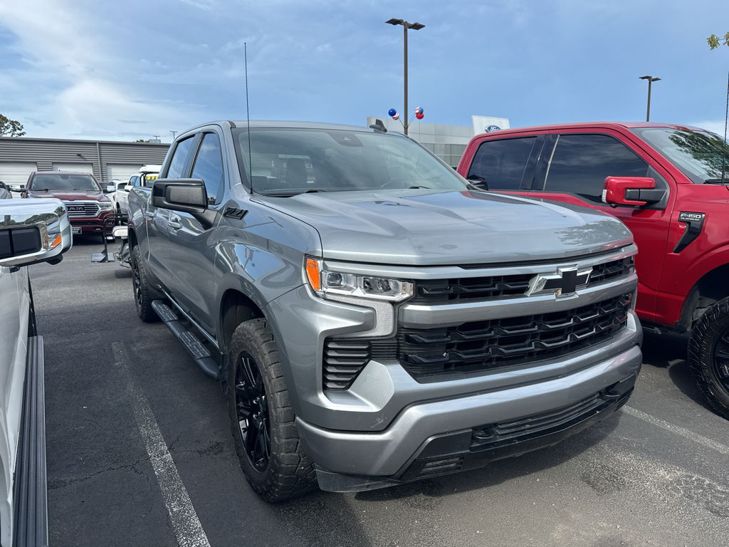 2023 Chevrolet Silverado RST photo 3