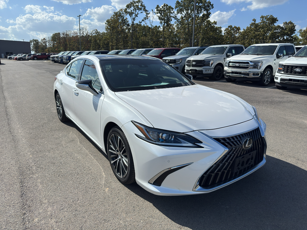 2023 Lexus ES 350 Luxury photo 3