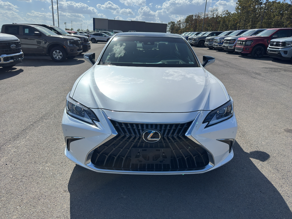2023 Lexus ES 350 Luxury photo 2