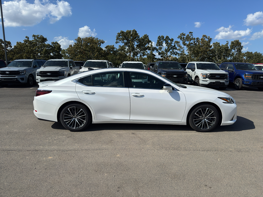 2023 Lexus ES 350 Luxury photo 4