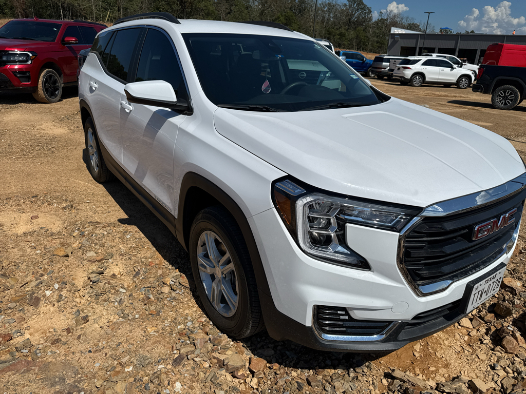 2024 GMC Terrain SLE photo 3