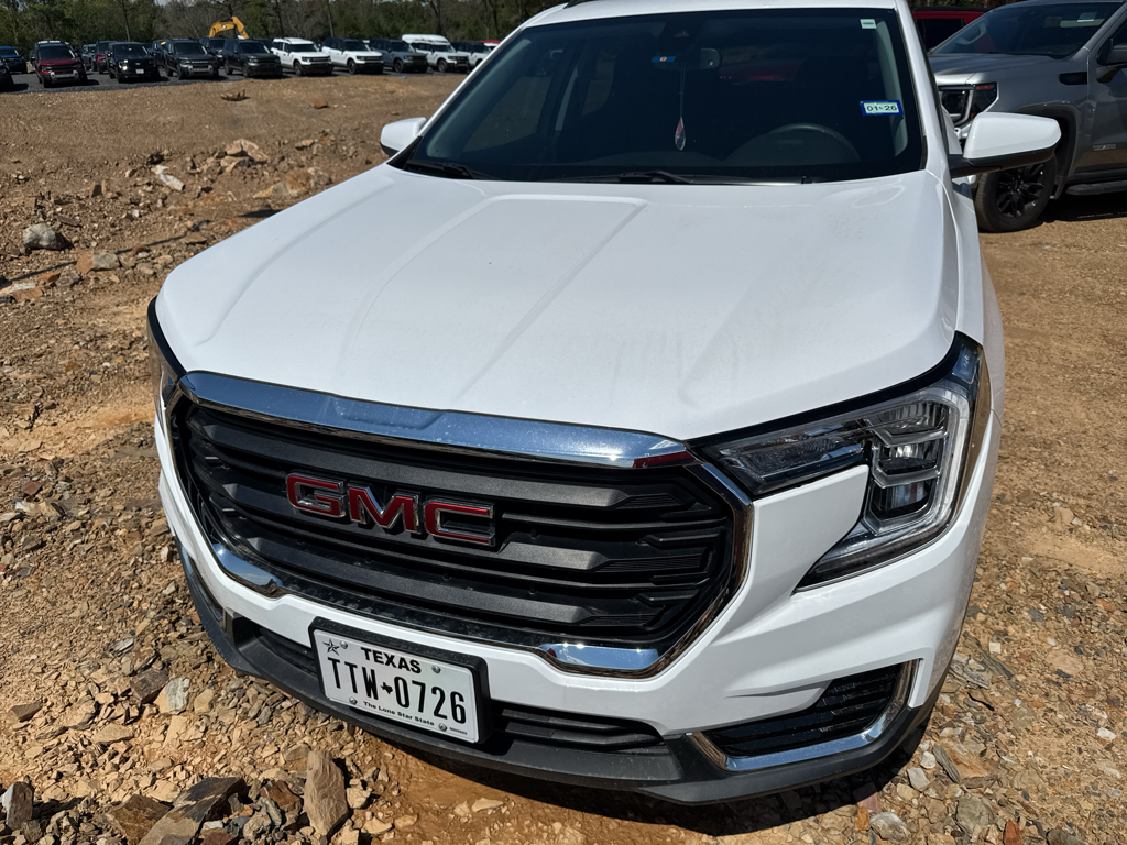 2024 GMC Terrain SLE photo 2