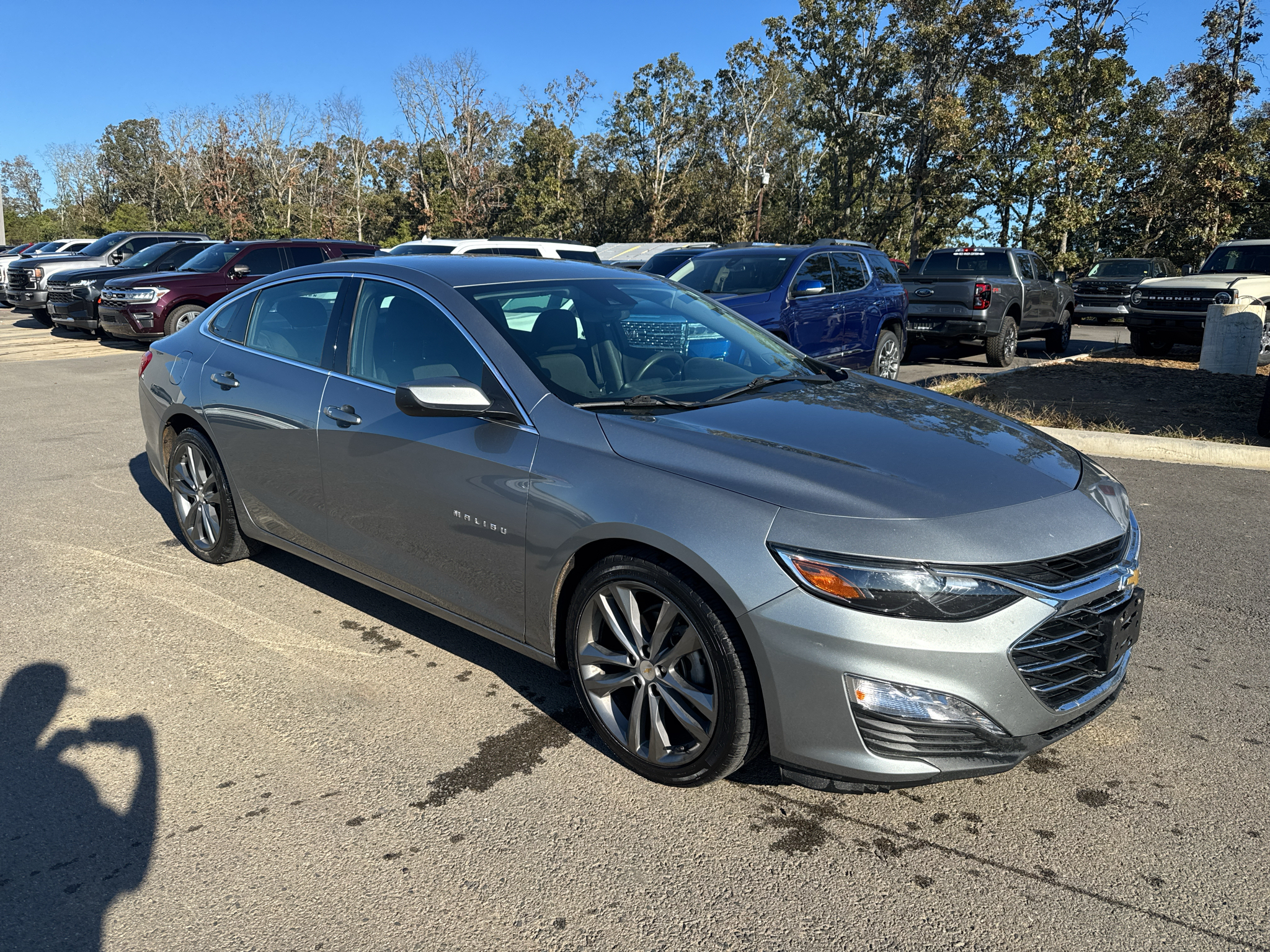 2023 Chevrolet Malibu LT photo 3