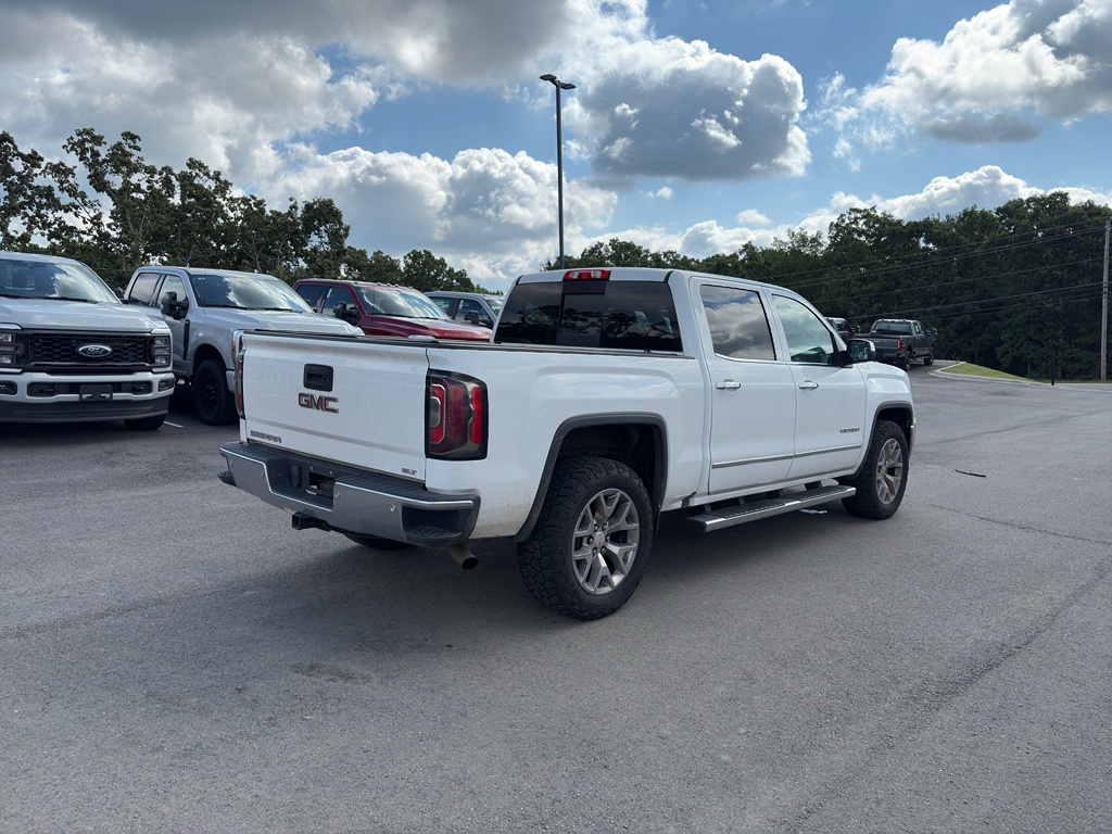 2017 GMC Sierra SLT photo 3