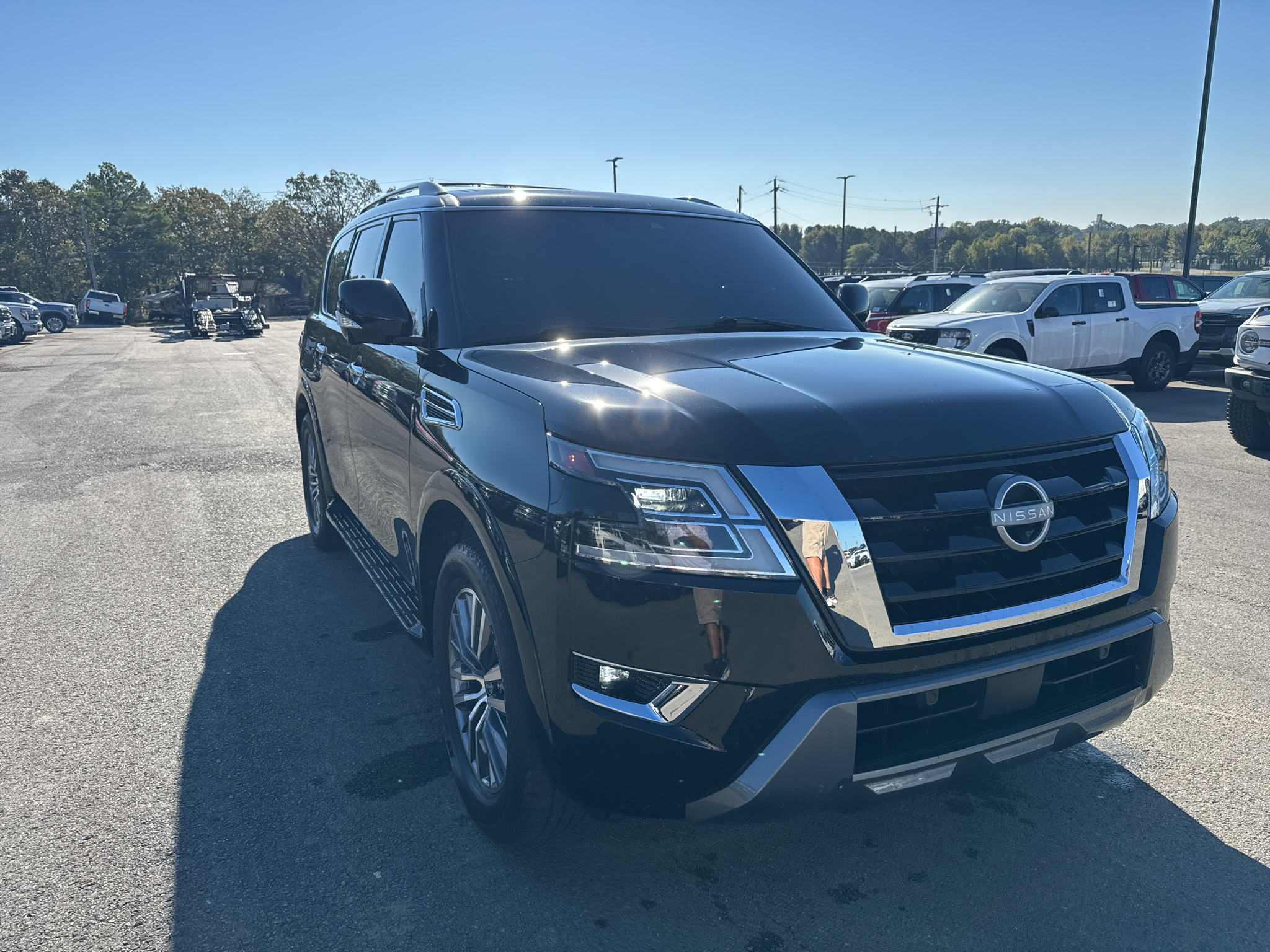 2023 Nissan Armada SL photo 3