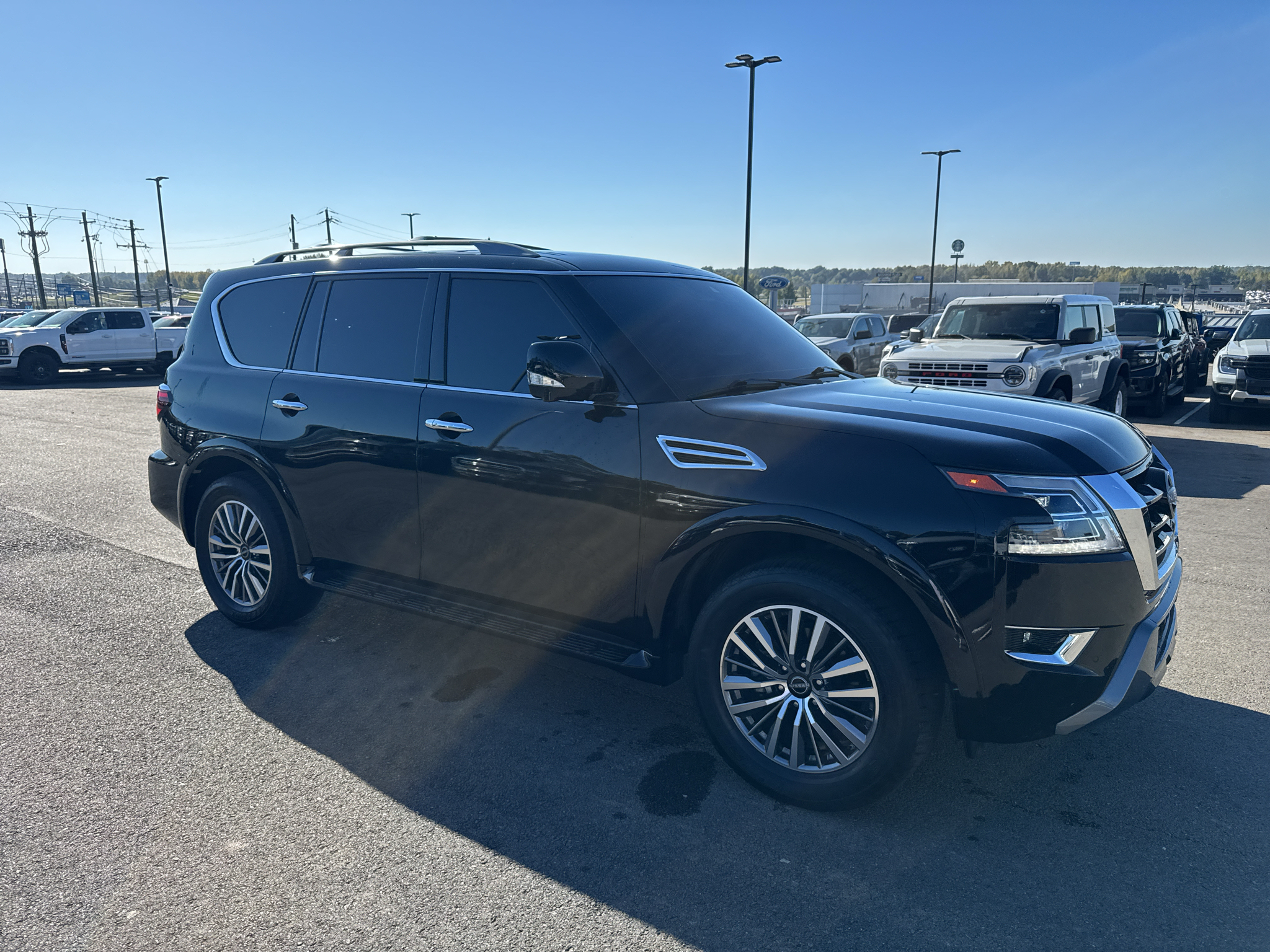 2023 Nissan Armada SL photo 4