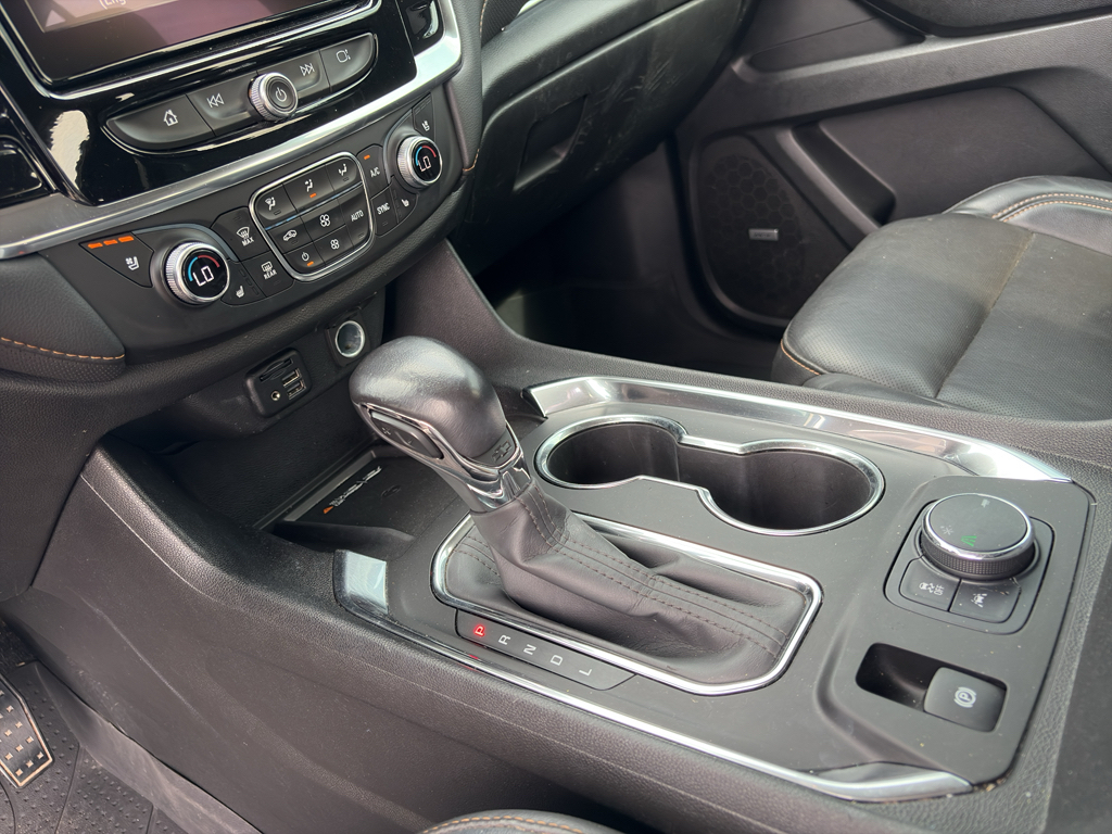 2021 Chevrolet Traverse representative vehicle photo