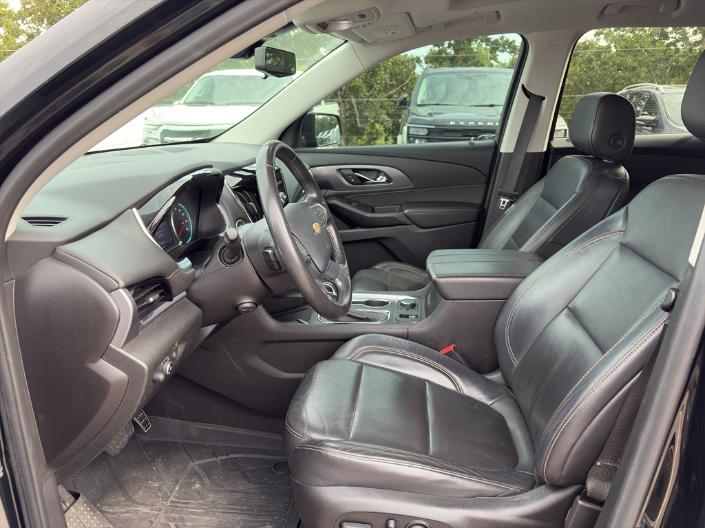 2021 Chevrolet Traverse representative vehicle photo