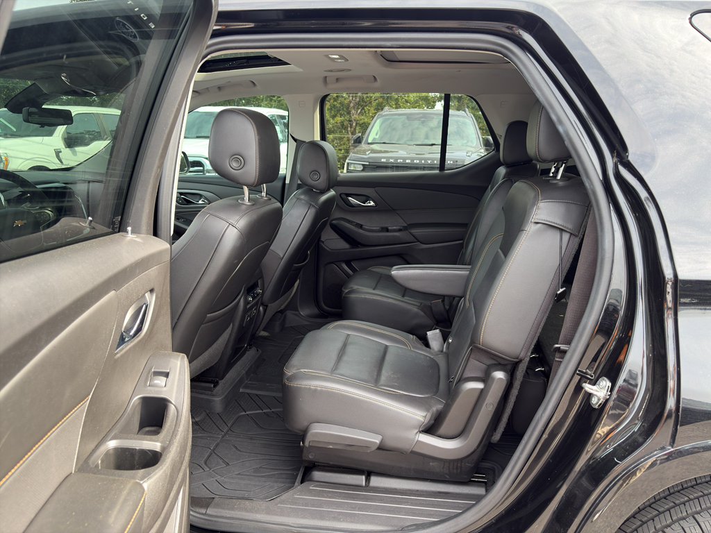 2021 Chevrolet Traverse representative vehicle photo
