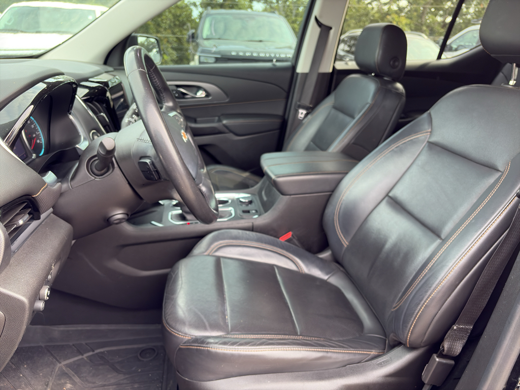 2021 Chevrolet Traverse representative vehicle photo